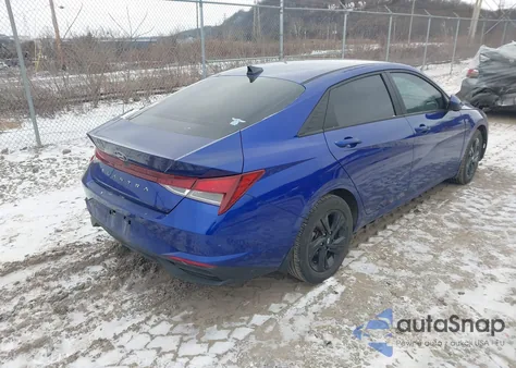 2023 Hyundai Elantra Sel z USA, uszkodzony, nr VIN KMHLM4AG3PU494678